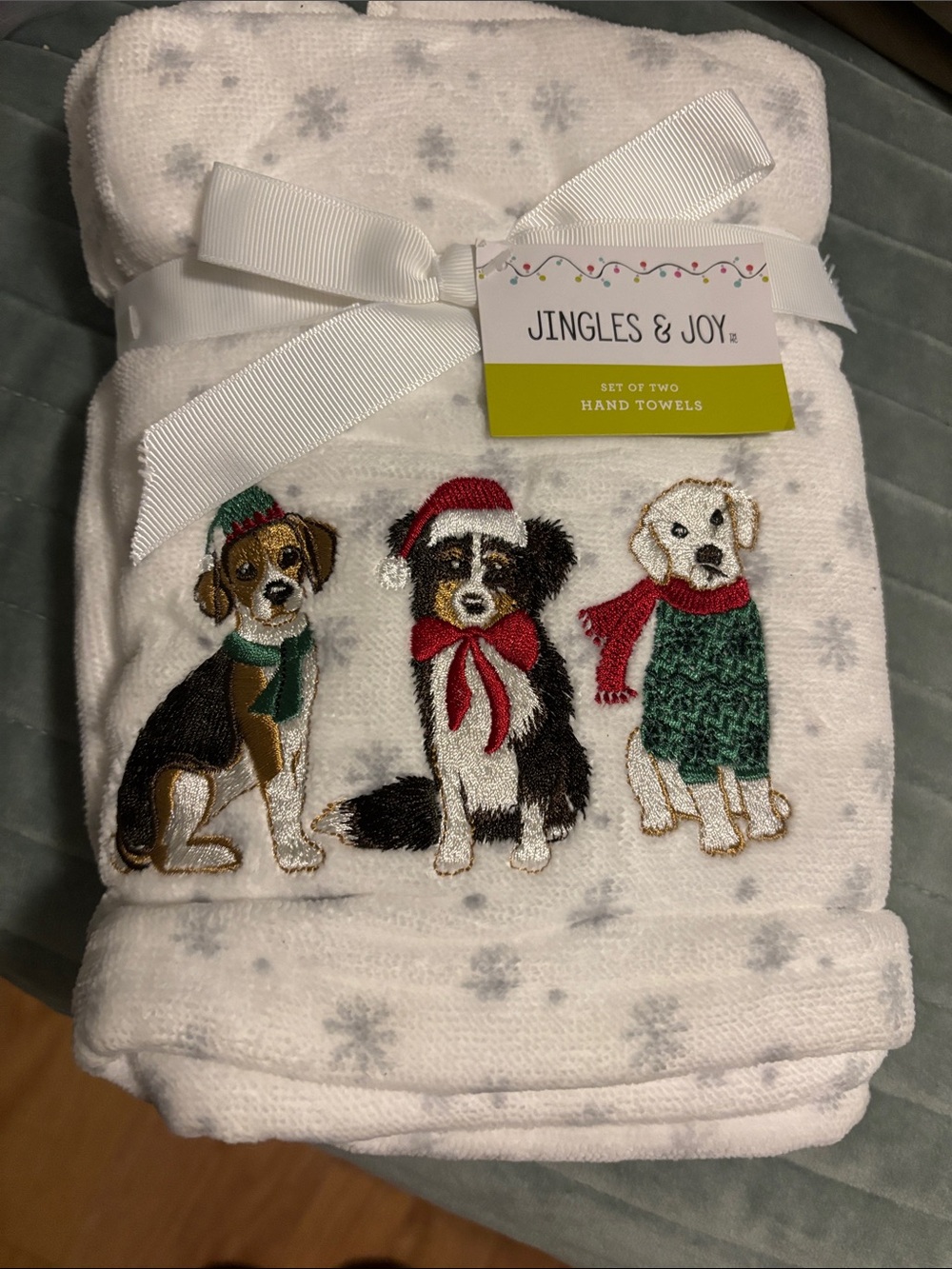 Jingles & Joy hand towels new with tag set of 2